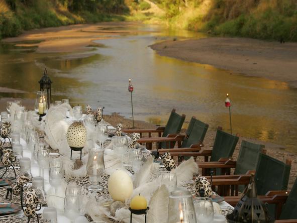 Salas Camp - dining next to the river